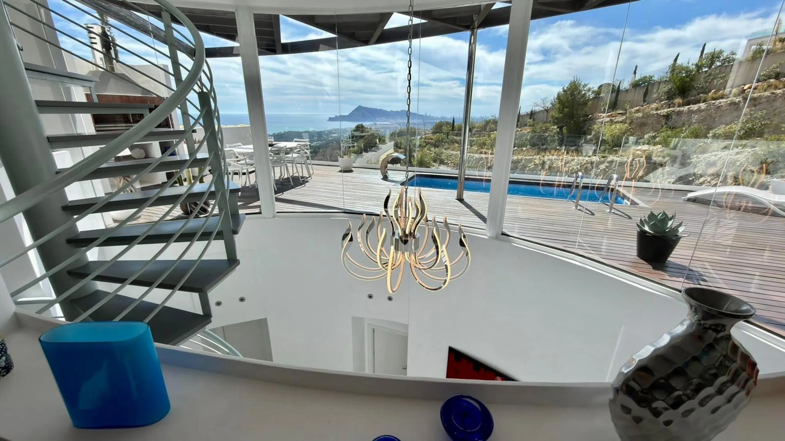 Exclusivo penthouse en Altea con espectaculares vistas panorámicas a la Bahía de Altea y al mar Mediterráneo 🌊