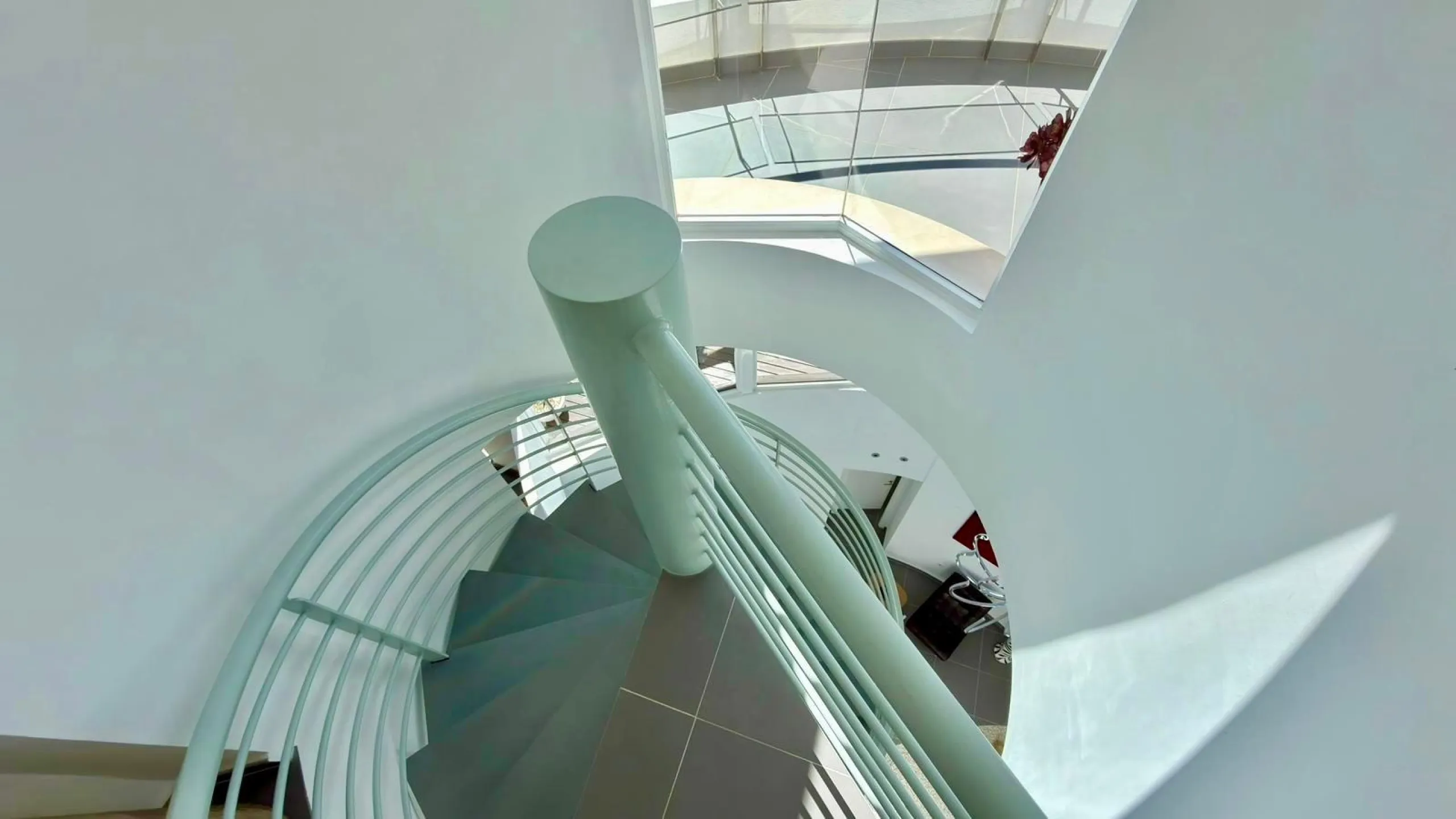 Exclusivo penthouse en Altea con espectaculares vistas panorámicas a la Bahía de Altea y al mar Mediterráneo 🌊