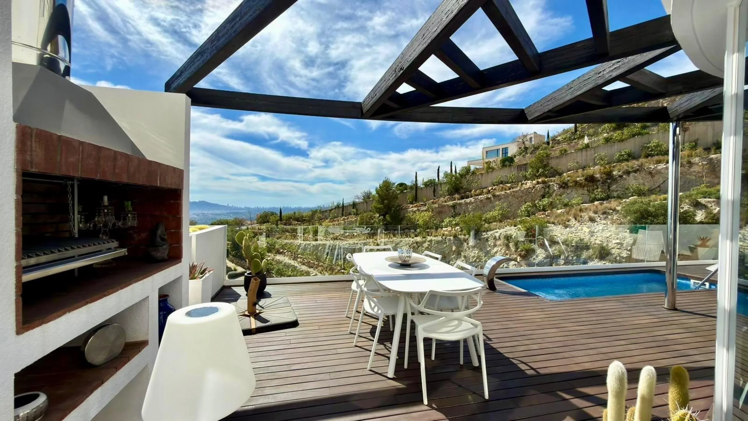 Exclusivo penthouse en Altea con espectaculares vistas panorámicas a la Bahía de Altea y al mar Mediterráneo 🌊
