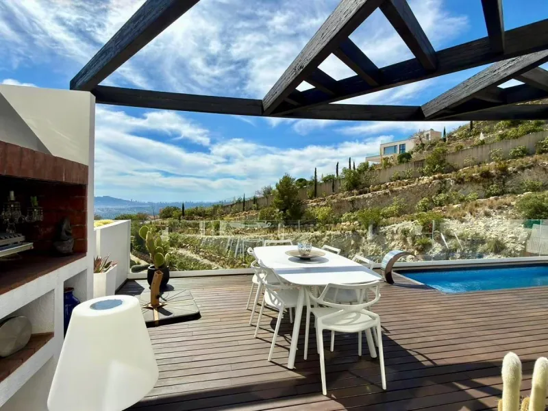 Exclusivo penthouse en Altea con espectaculares vistas panorámicas a la Bahía de Altea y al mar Mediterráneo 🌊