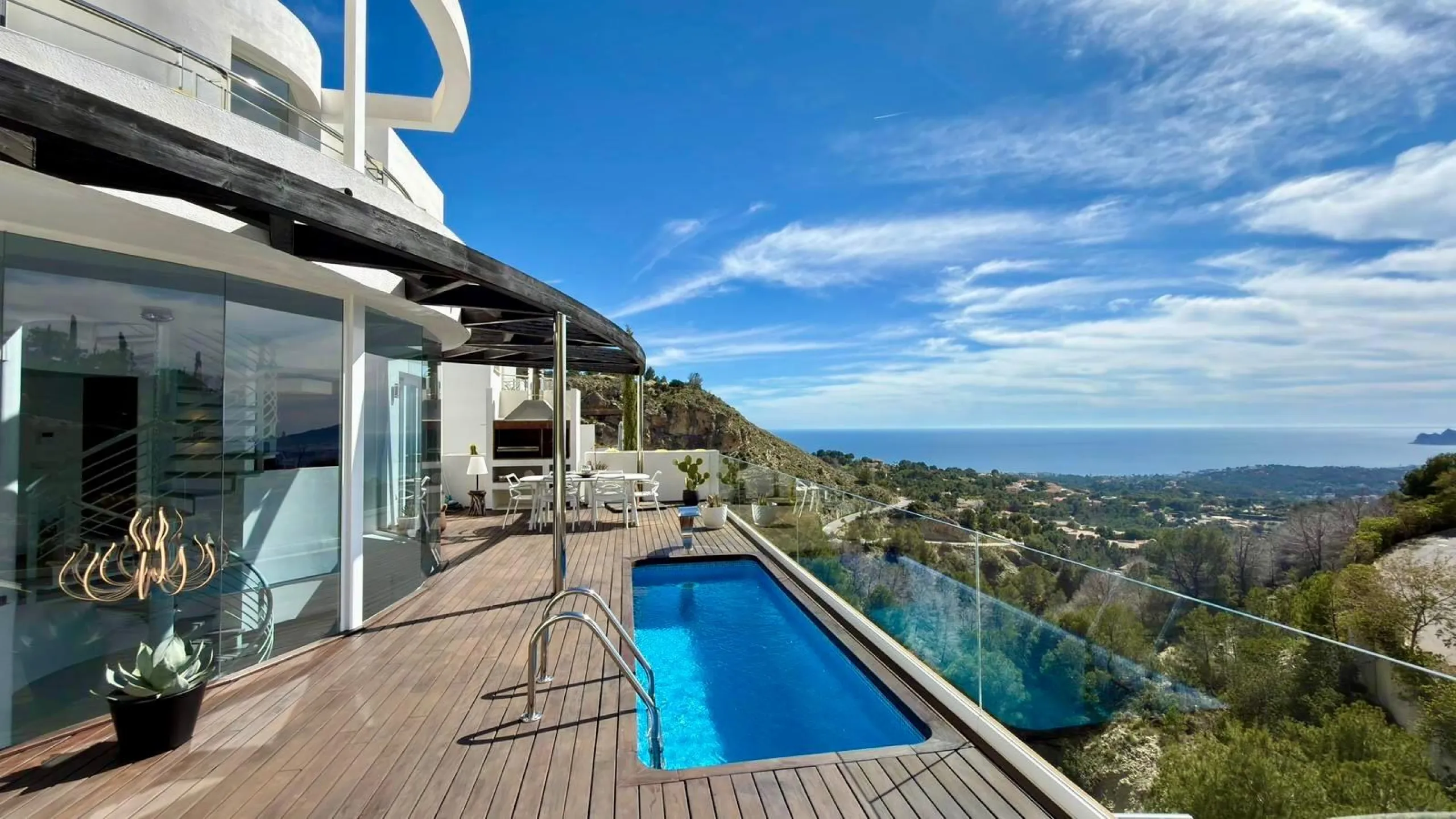Exclusivo penthouse en Altea con espectaculares vistas panorámicas a la Bahía de Altea y al mar Mediterráneo 🌊