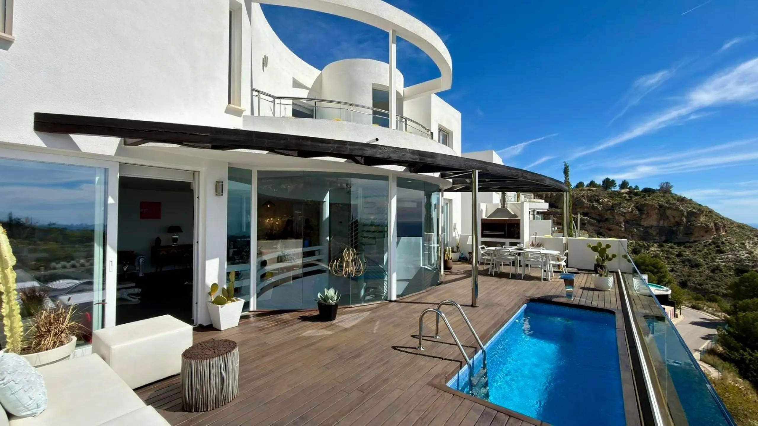 Exclusivo penthouse en Altea con espectaculares vistas panorámicas a la Bahía de Altea y al mar Mediterráneo 🌊