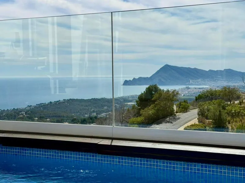 Exclusivo penthouse en Altea con espectaculares vistas panorámicas a la Bahía de Altea y al mar Mediterráneo 🌊