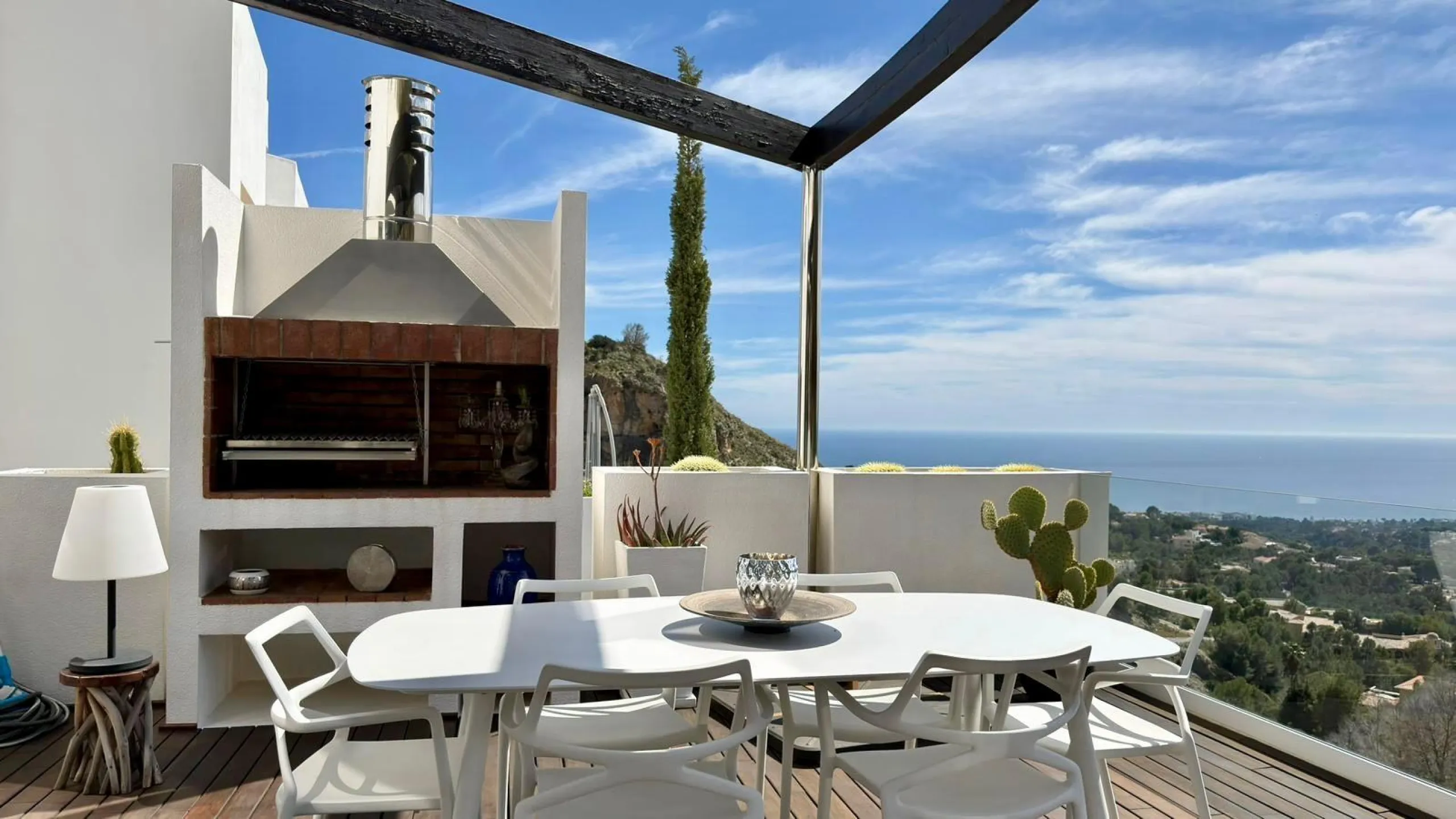 Exclusivo penthouse en Altea con espectaculares vistas panorámicas a la Bahía de Altea y al mar Mediterráneo 🌊