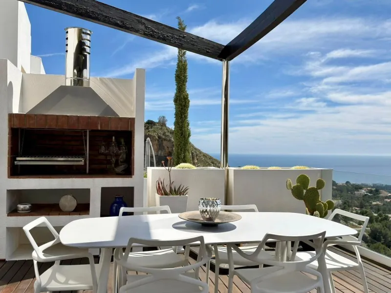 Exclusivo penthouse en Altea con espectaculares vistas panorámicas a la Bahía de Altea y al mar Mediterráneo 🌊
