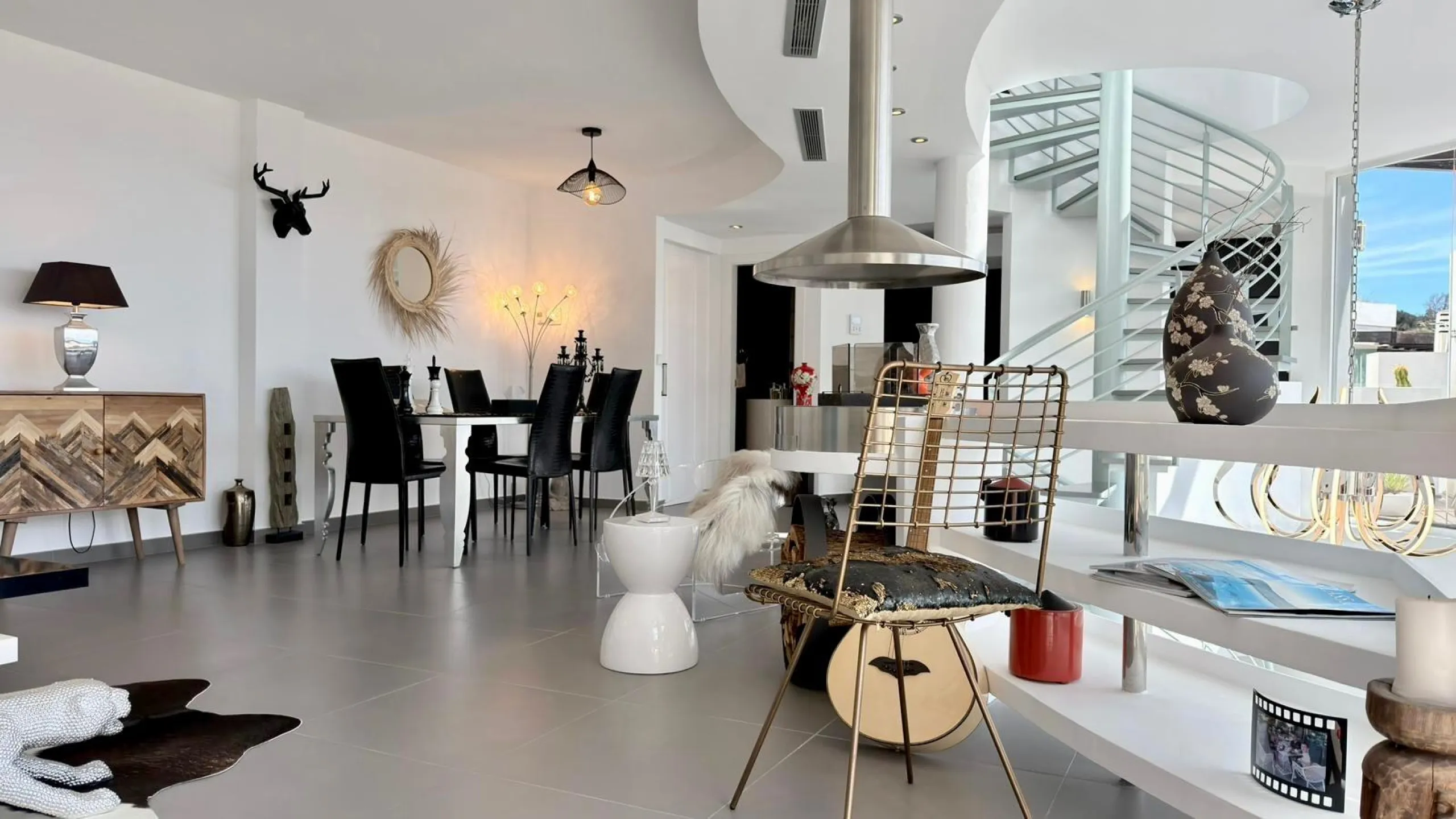 Exclusivo penthouse en Altea con espectaculares vistas panorámicas a la Bahía de Altea y al mar Mediterráneo 🌊