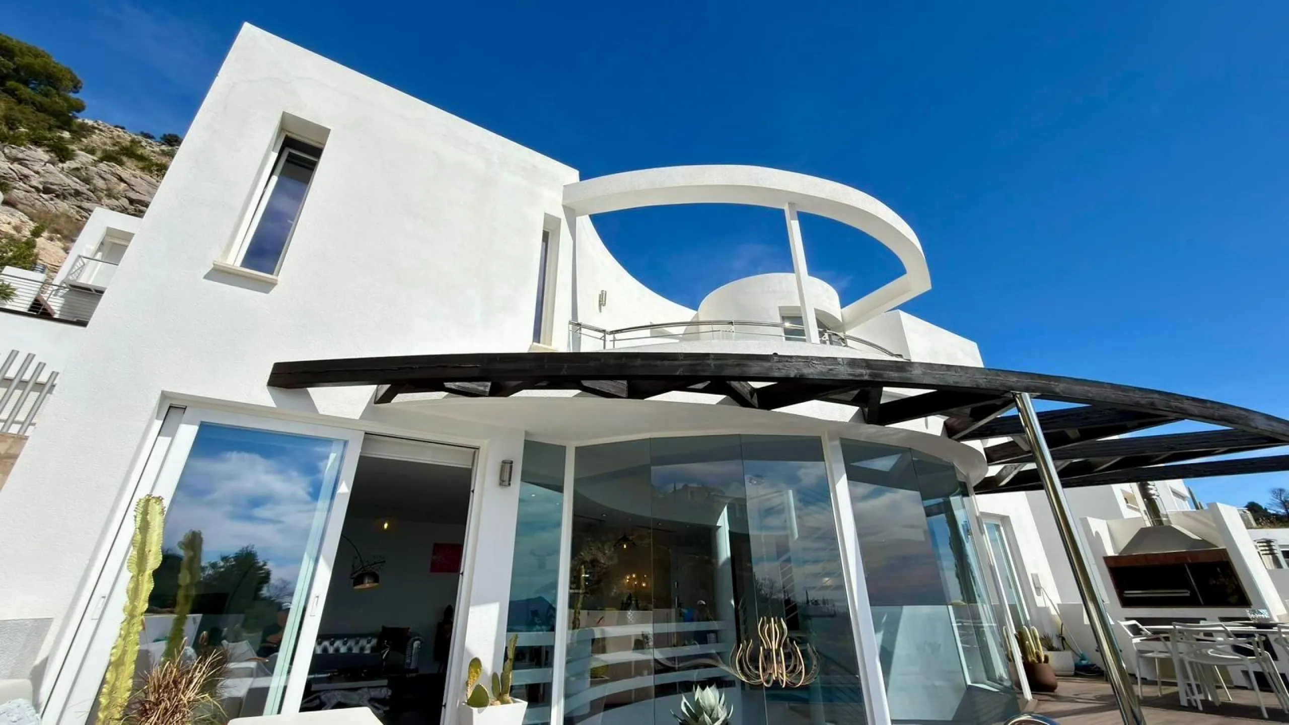Exclusivo penthouse en Altea con espectaculares vistas panorámicas a la Bahía de Altea y al mar Mediterráneo 🌊