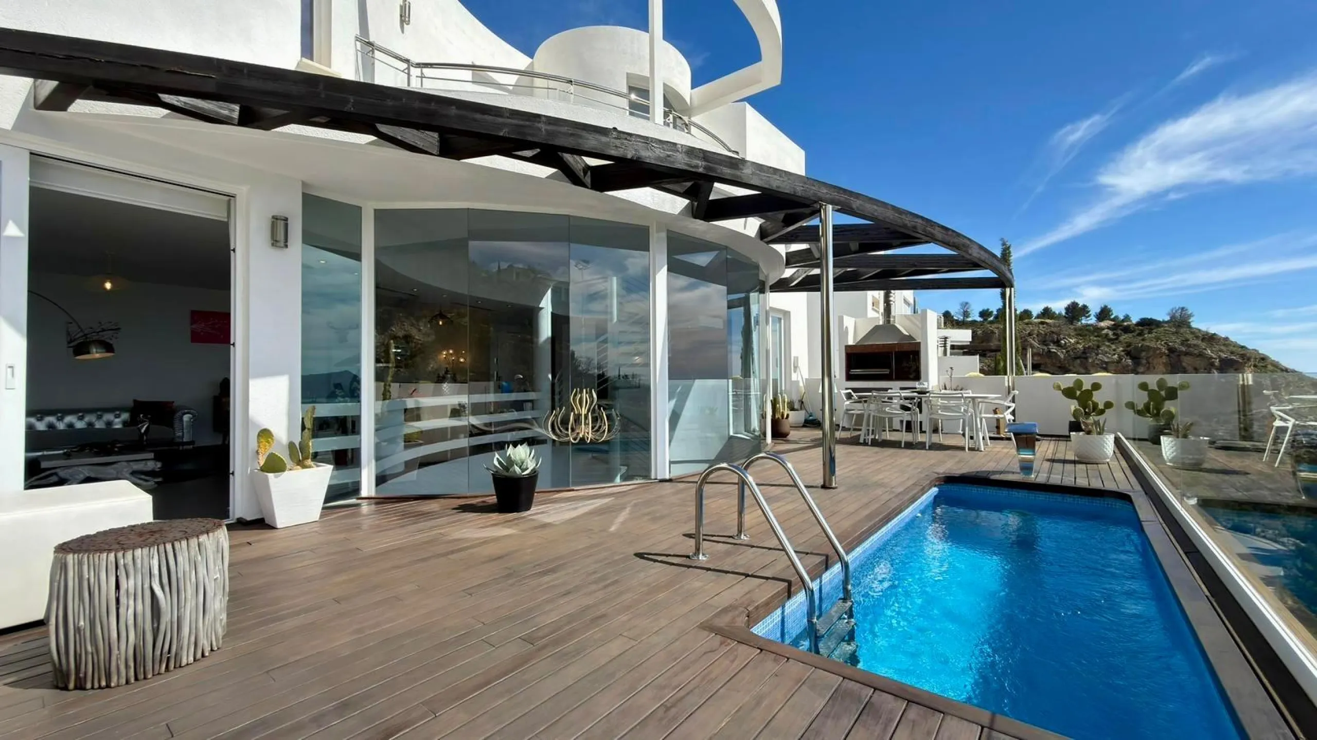 Exclusivo penthouse en Altea con espectaculares vistas panorámicas a la Bahía de Altea y al mar Mediterráneo 🌊