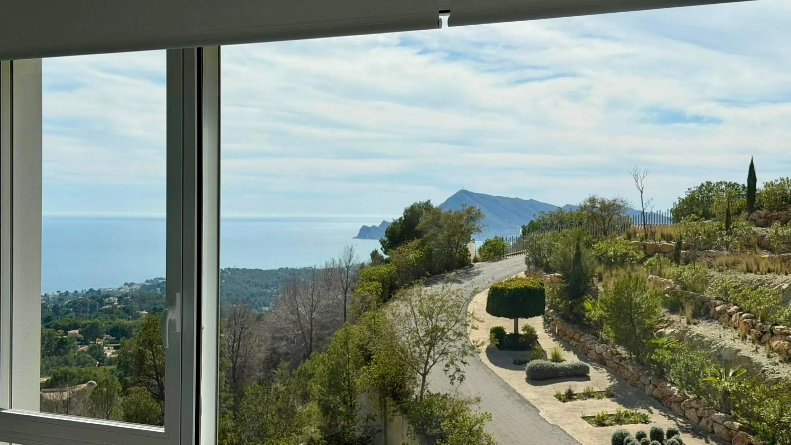 Exclusivo penthouse en Altea con espectaculares vistas panorámicas a la Bahía de Altea y al mar Mediterráneo 🌊