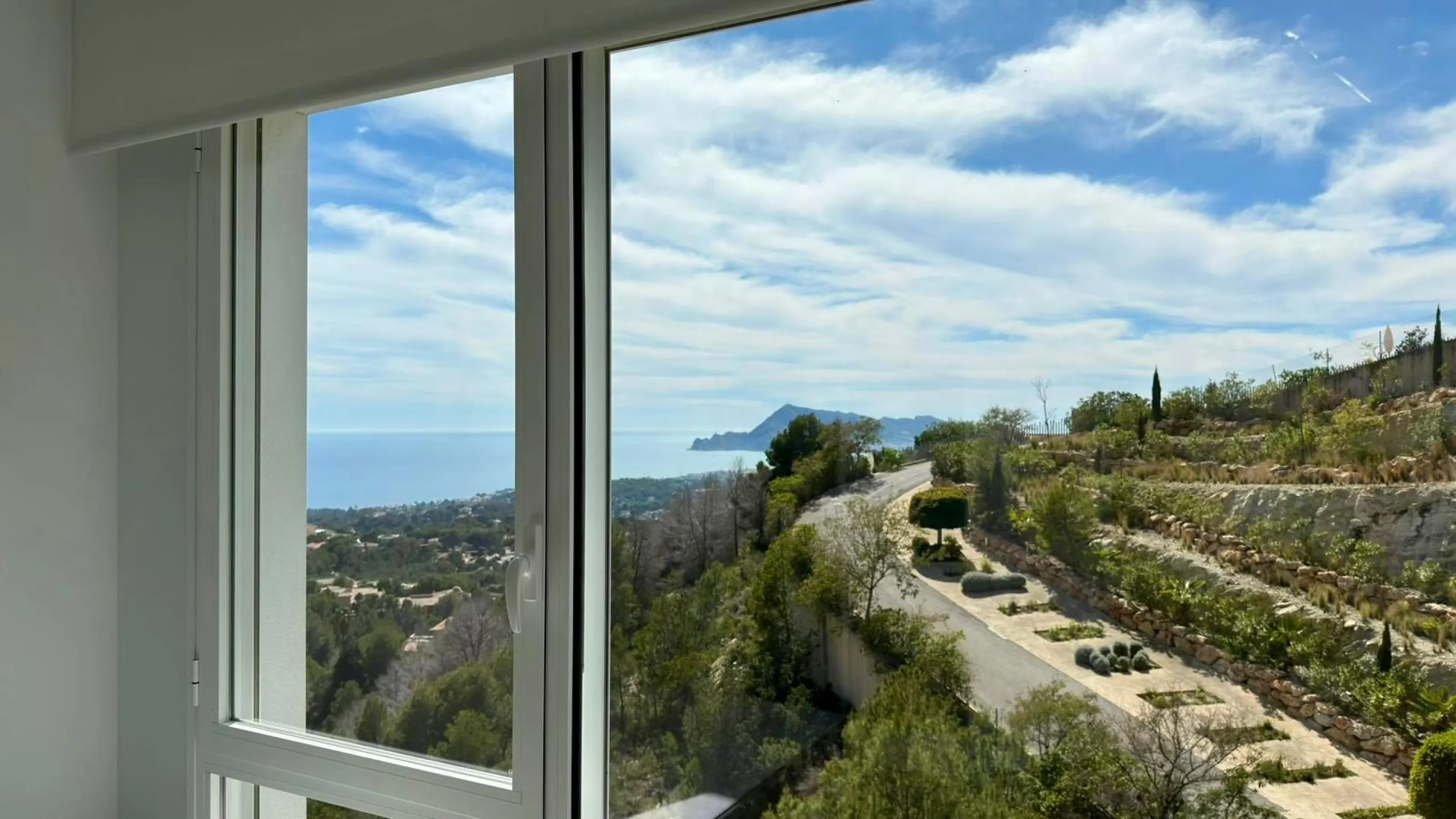 Exclusivo penthouse en Altea con espectaculares vistas panorámicas a la Bahía de Altea y al mar Mediterráneo 🌊