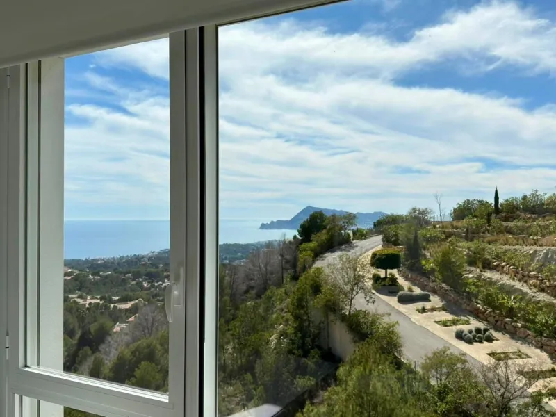 Exclusivo penthouse en Altea con espectaculares vistas panorámicas a la Bahía de Altea y al mar Mediterráneo 🌊