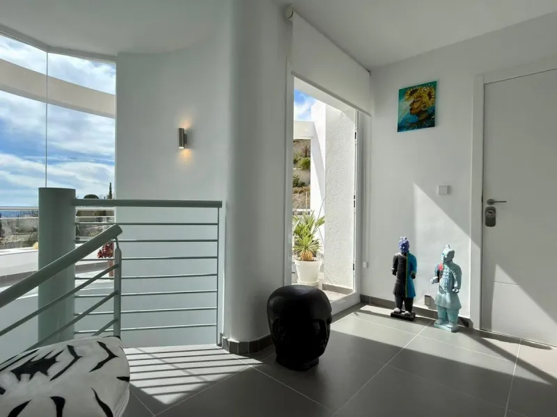 Exclusivo penthouse en Altea con espectaculares vistas panorámicas a la Bahía de Altea y al mar Mediterráneo 🌊