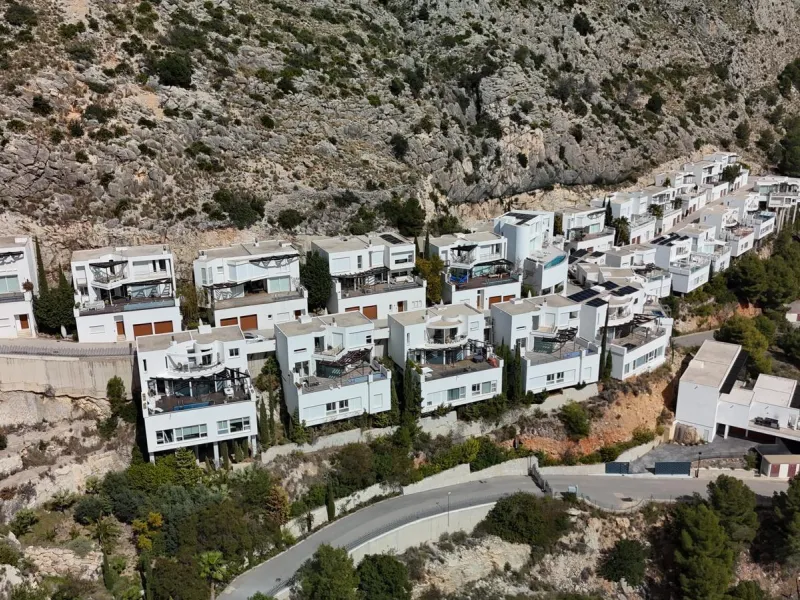 Exclusivo penthouse en Altea con espectaculares vistas panorámicas a la Bahía de Altea y al mar Mediterráneo 🌊