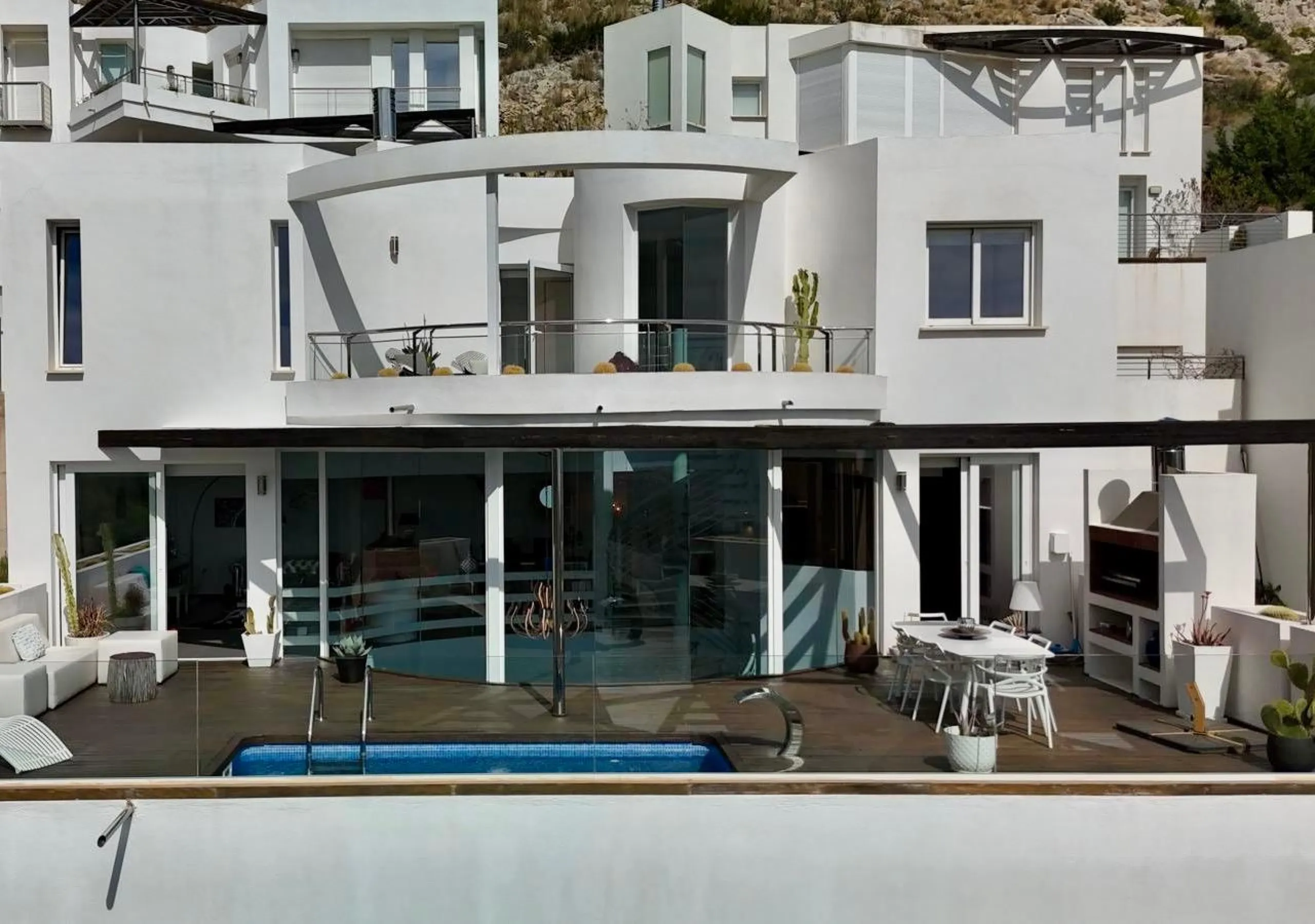 Exclusivo penthouse en Altea con espectaculares vistas panorámicas a la Bahía de Altea y al mar Mediterráneo 🌊