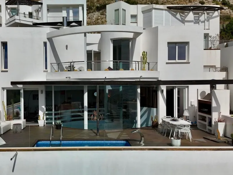 Exclusivo penthouse en Altea con espectaculares vistas panorámicas a la Bahía de Altea y al mar Mediterráneo 🌊
