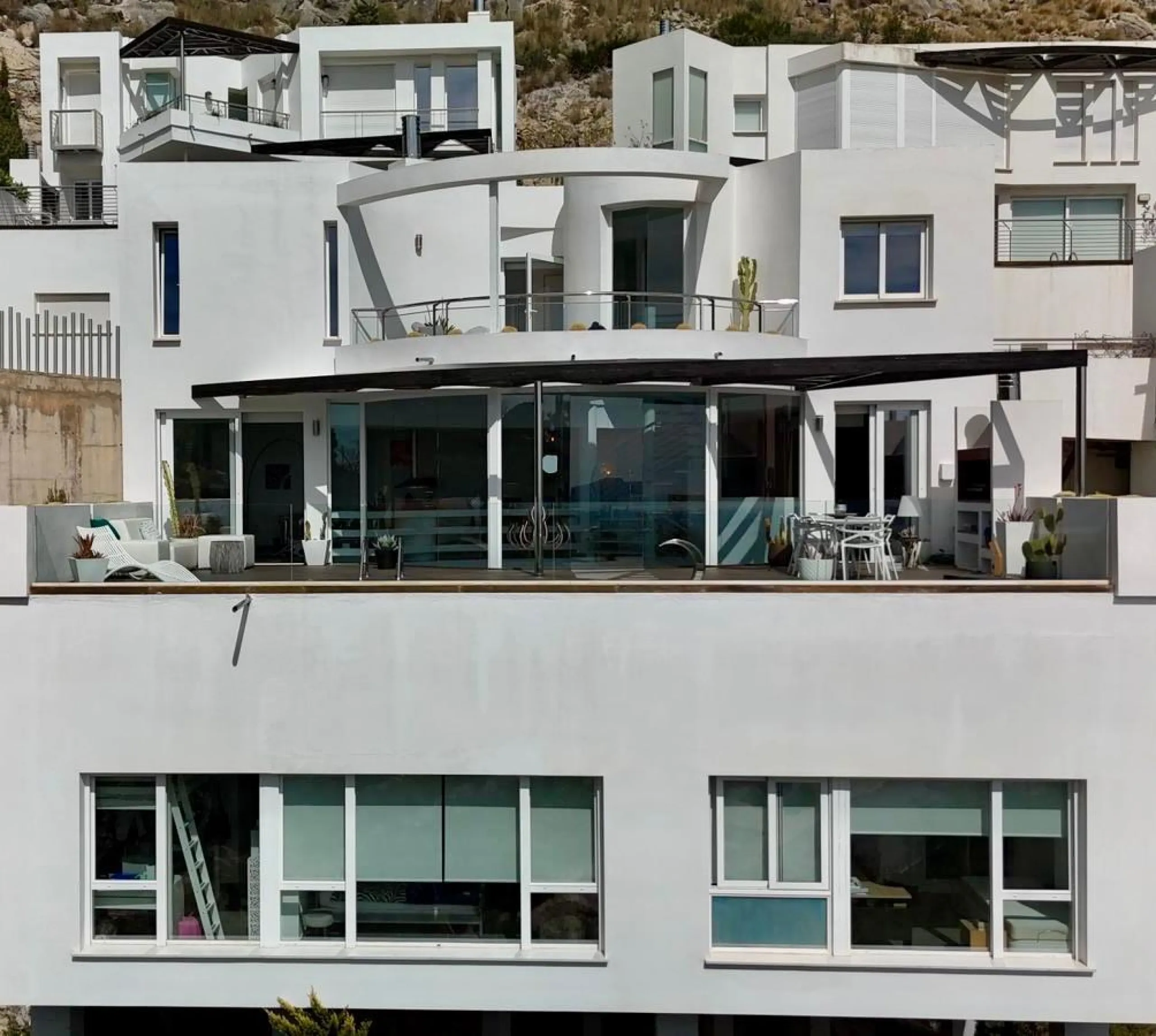 Exclusivo penthouse en Altea con espectaculares vistas panorámicas a la Bahía de Altea y al mar Mediterráneo 🌊