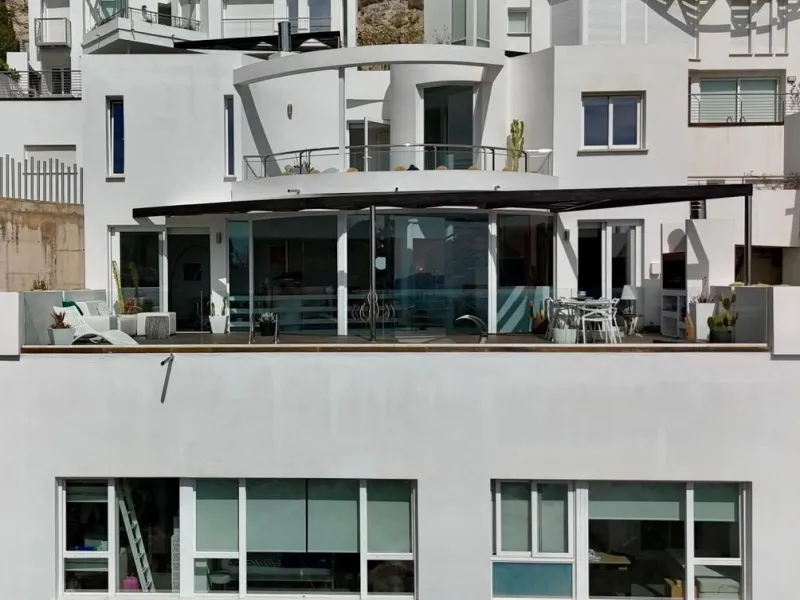 Exclusivo penthouse en Altea con espectaculares vistas panorámicas a la Bahía de Altea y al mar Mediterráneo 🌊