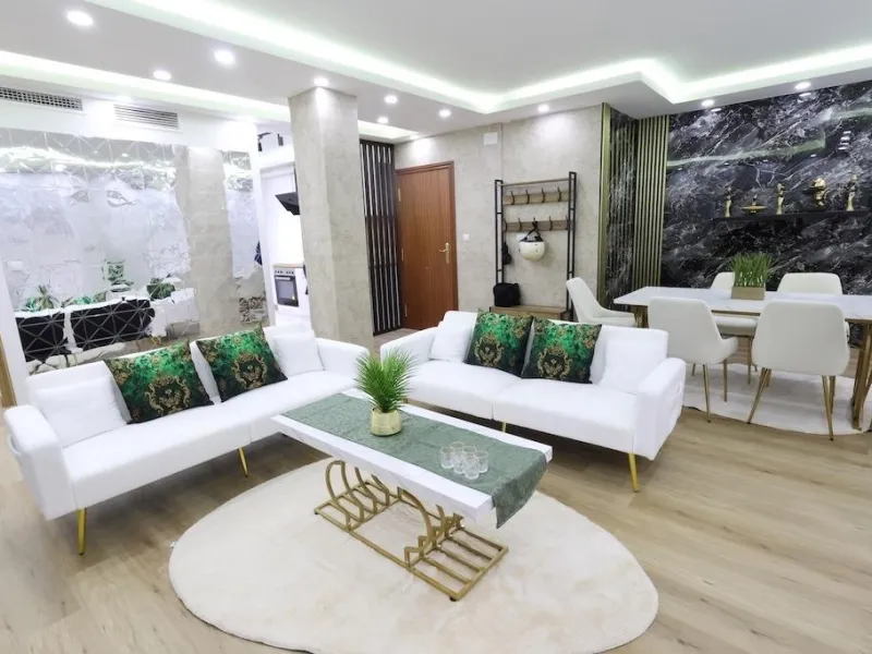 APARTAMENTO EN EL CENTRO DE TORREVIEJA DE 4 DORM. 2 BAÑOS. CON SUPERFICIE DE 123 M2.