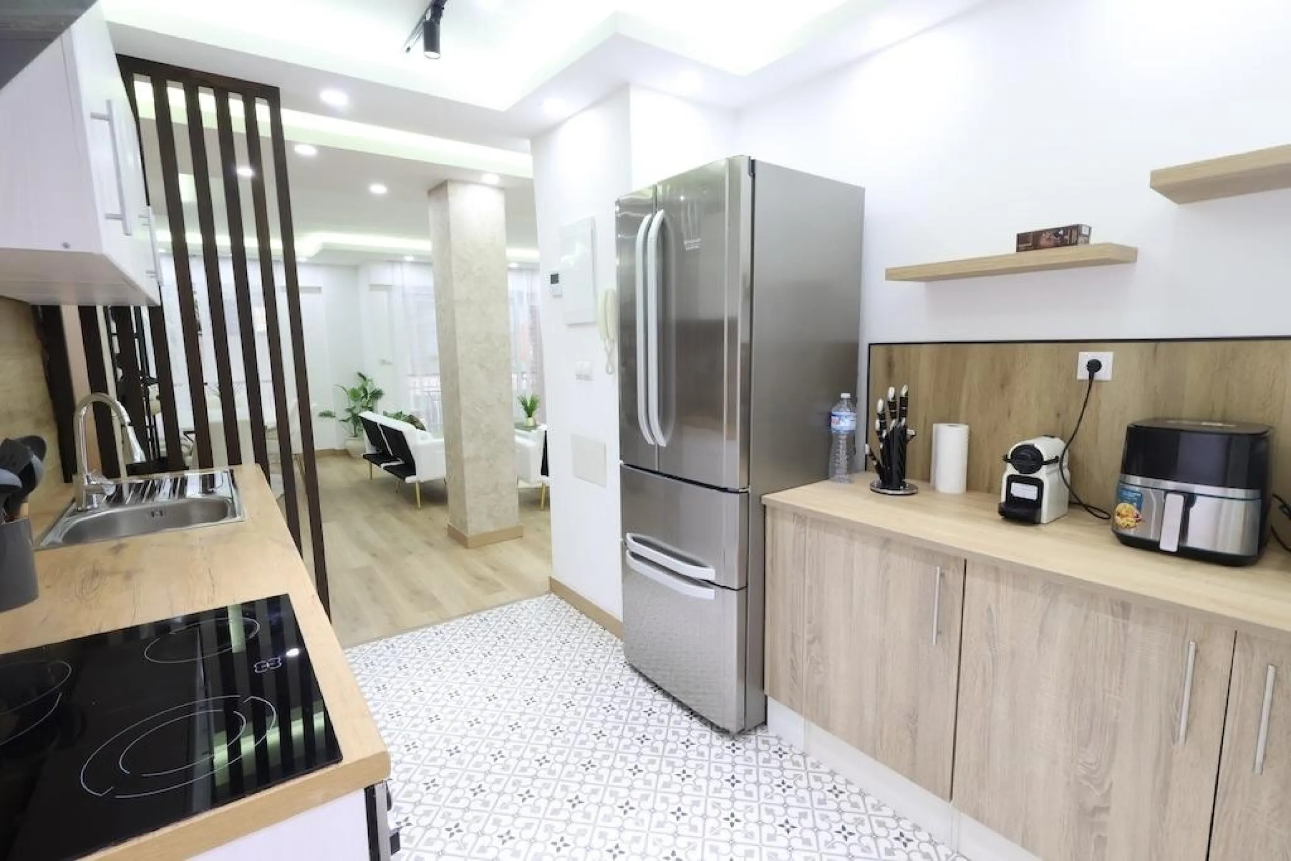 APARTAMENTO EN EL CENTRO DE TORREVIEJA DE 4 DORM. 2 BAÑOS. CON SUPERFICIE DE 123 M2.