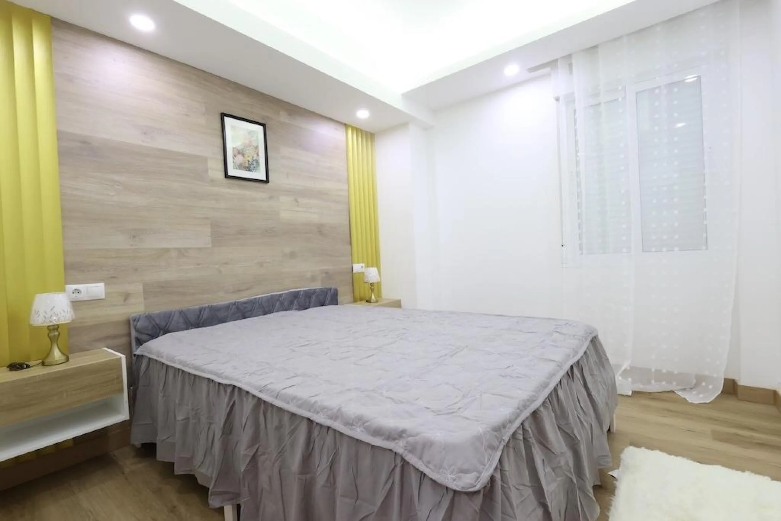 APARTAMENTO EN EL CENTRO DE TORREVIEJA DE 4 DORM. 2 BAÑOS. CON SUPERFICIE DE 123 M2.