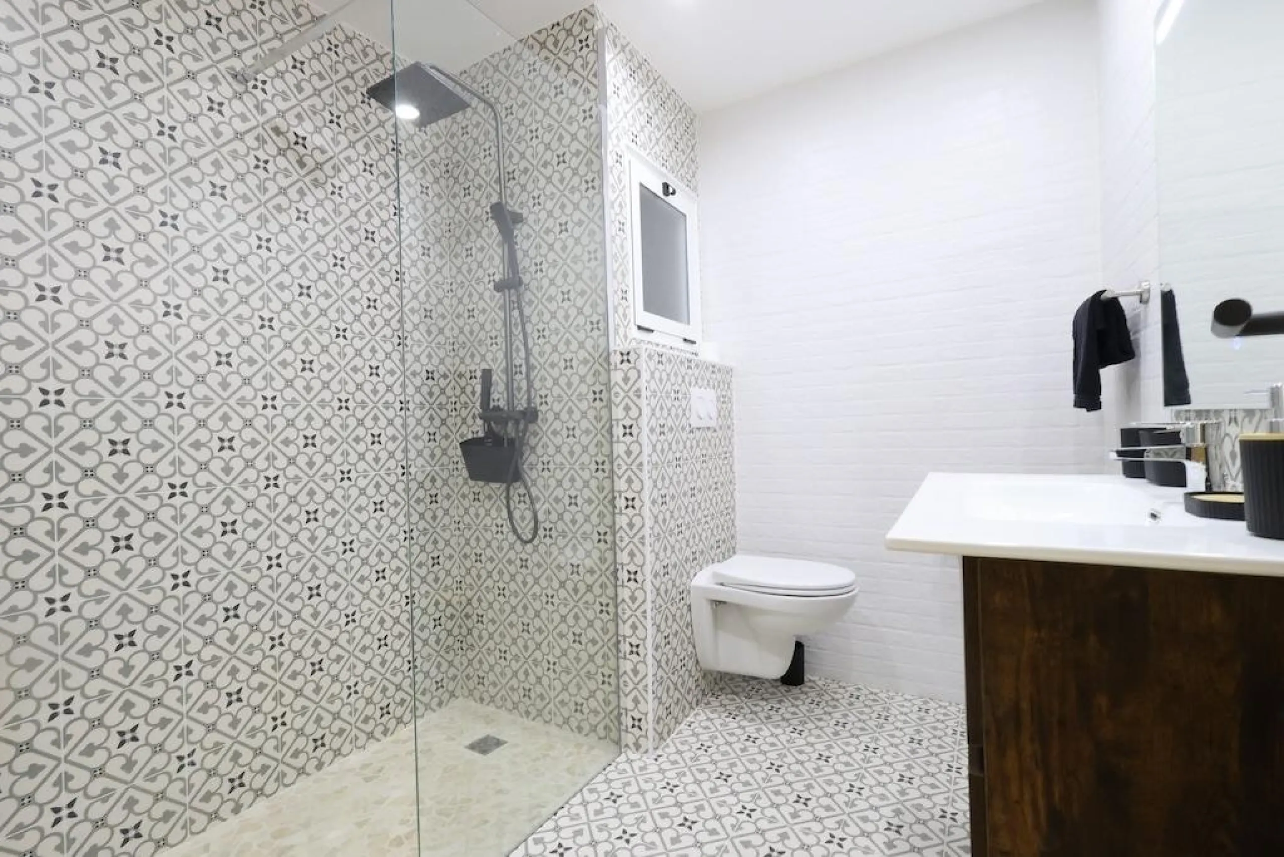APARTAMENTO EN EL CENTRO DE TORREVIEJA DE 4 DORM. 2 BAÑOS. CON SUPERFICIE DE 123 M2.