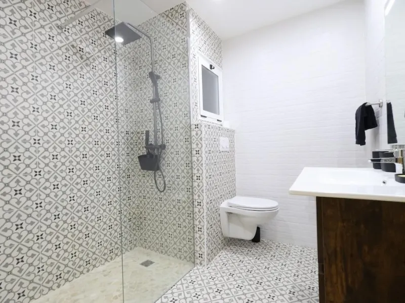 APARTAMENTO EN EL CENTRO DE TORREVIEJA DE 4 DORM. 2 BAÑOS. CON SUPERFICIE DE 123 M2.