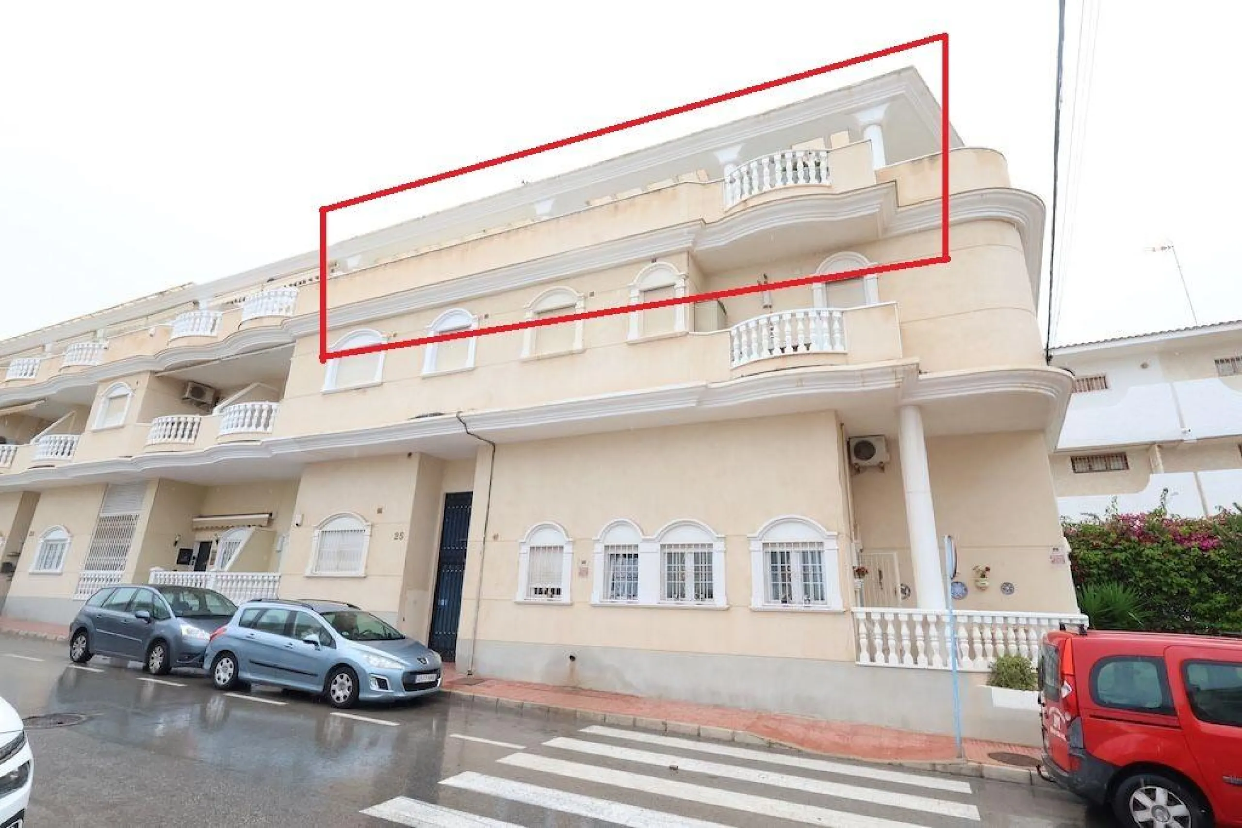 ÁTICO EN AV.PARIS DE 3 DORM. 2 BAÑOS. CON SUPERFICIE DE 113 M2.
