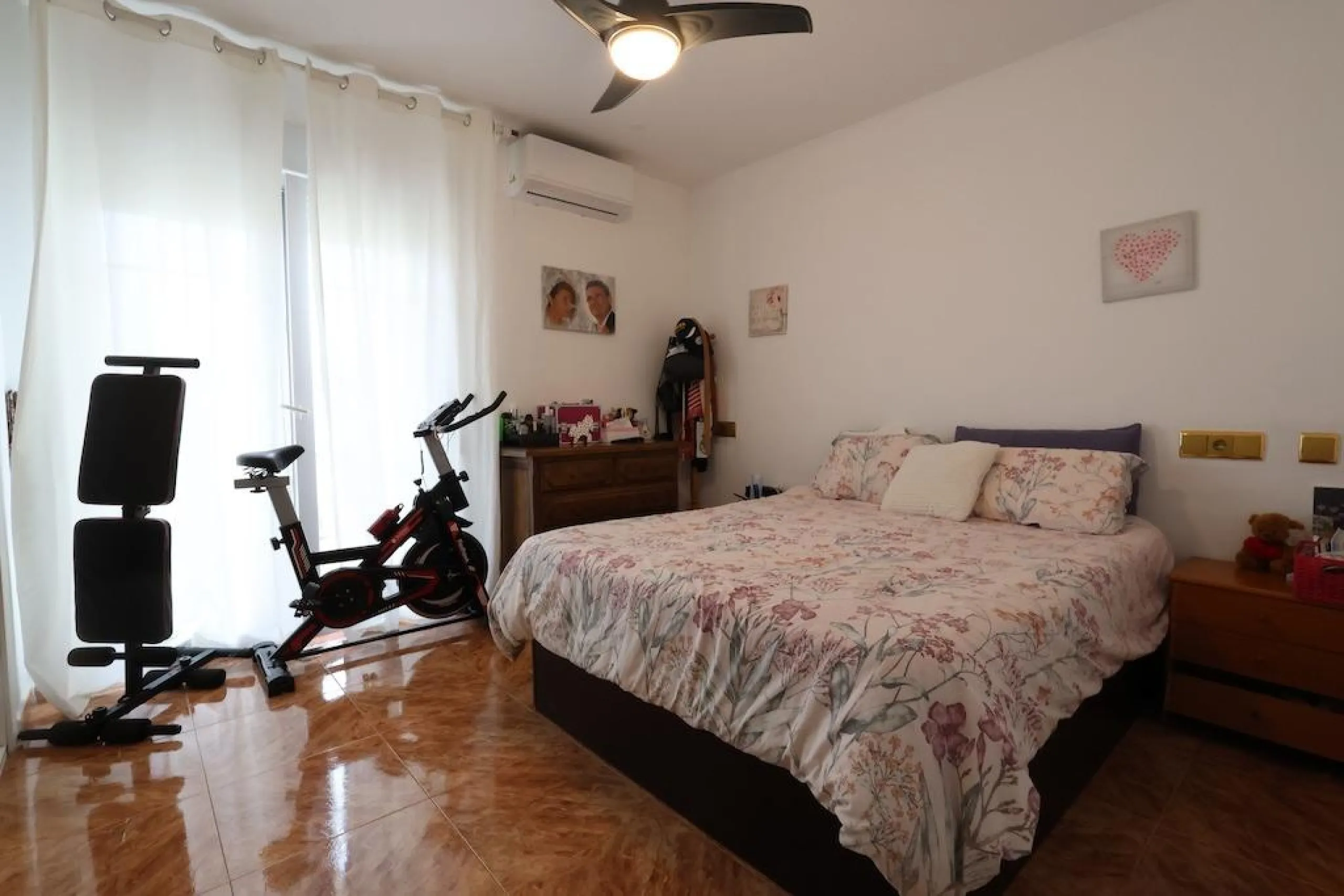 ÁTICO EN AV.PARIS DE 3 DORM. 2 BAÑOS. CON SUPERFICIE DE 113 M2.