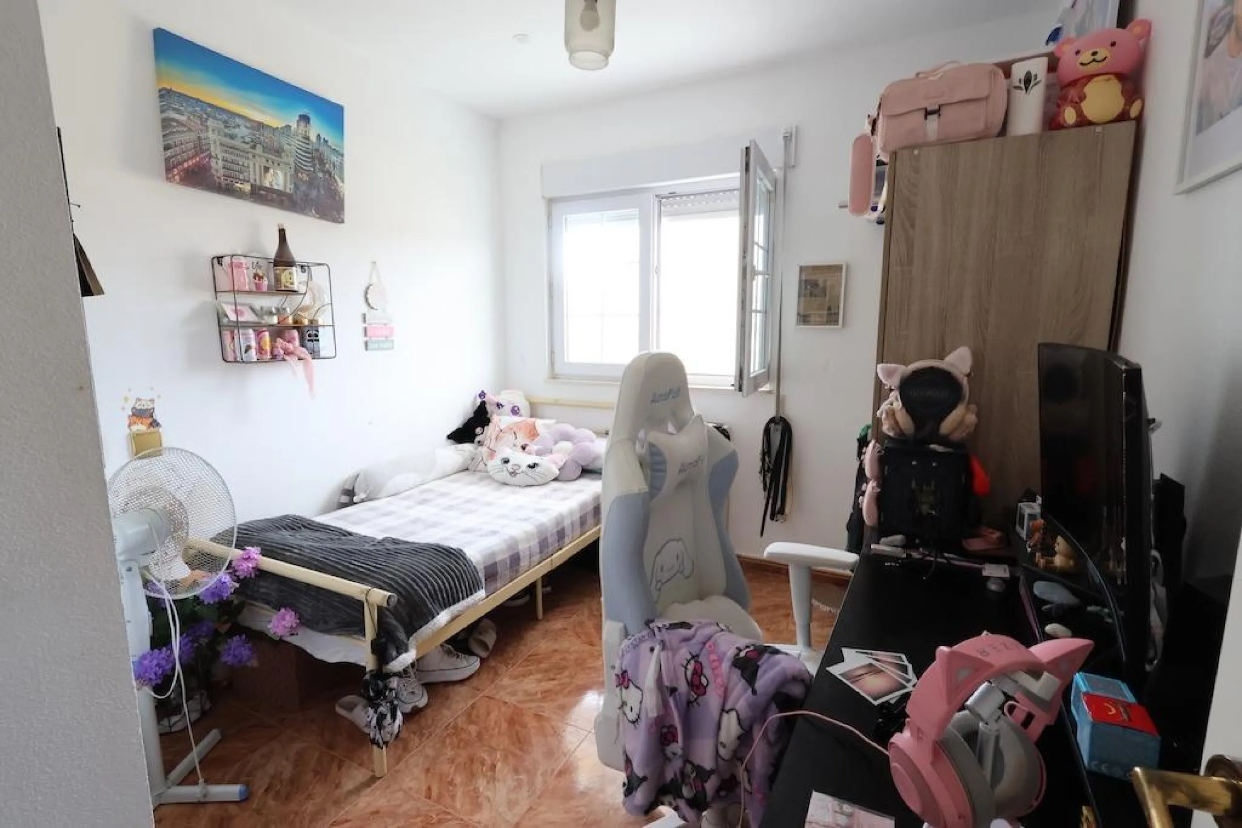 ÁTICO EN AV.PARIS DE 3 DORM. 2 BAÑOS. CON SUPERFICIE DE 113 M2.