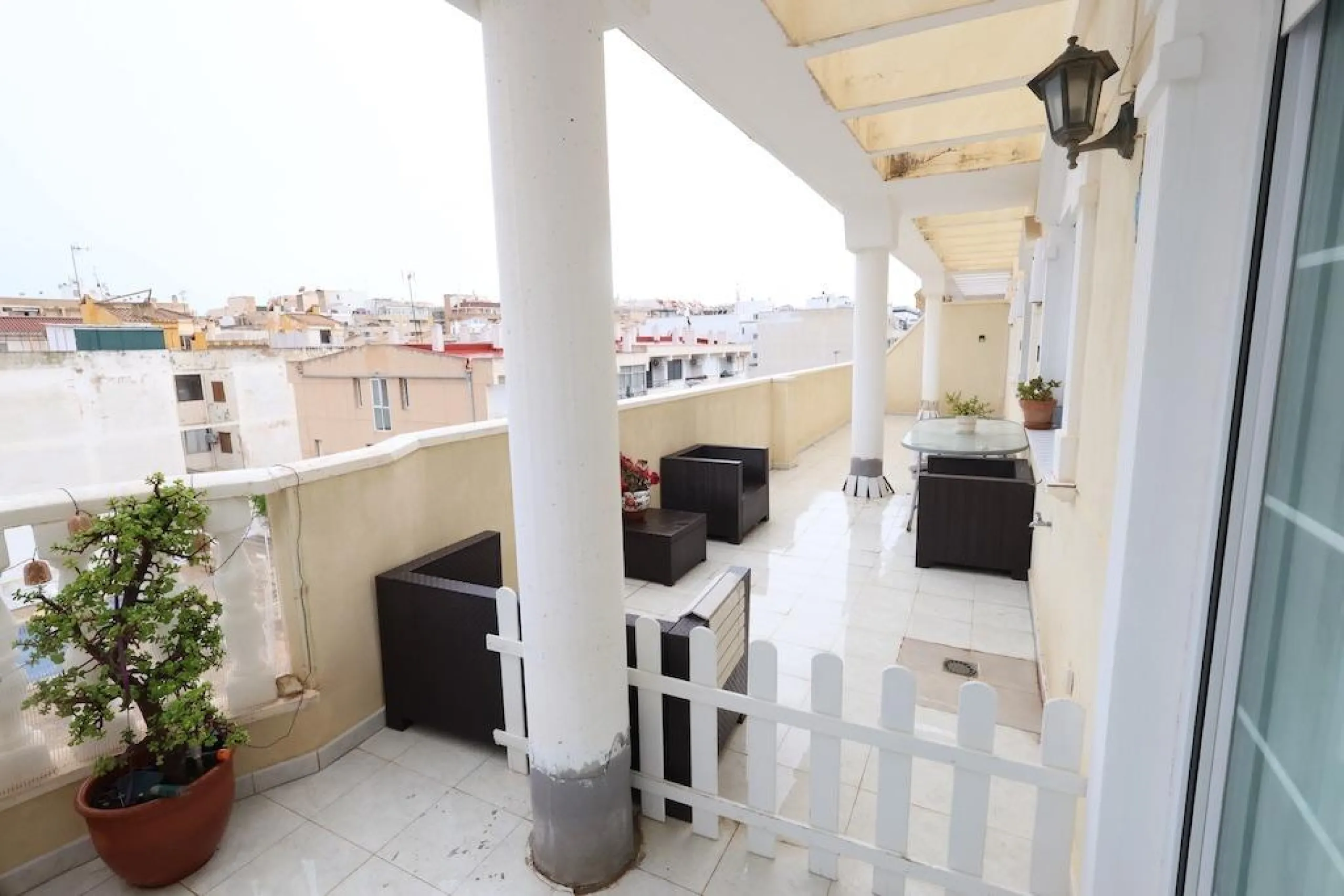 ÁTICO EN AV.PARIS DE 3 DORM. 2 BAÑOS. CON SUPERFICIE DE 113 M2.