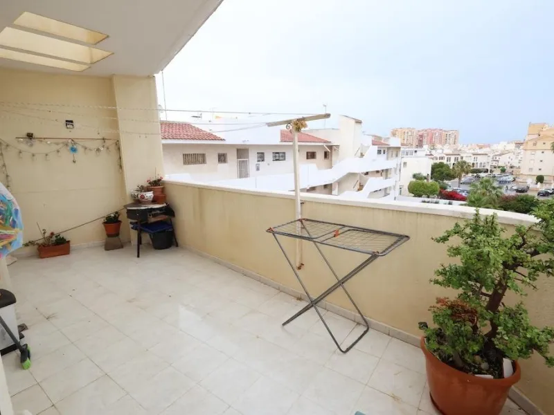 ÁTICO EN AV.PARIS DE 3 DORM. 2 BAÑOS. CON SUPERFICIE DE 113 M2.