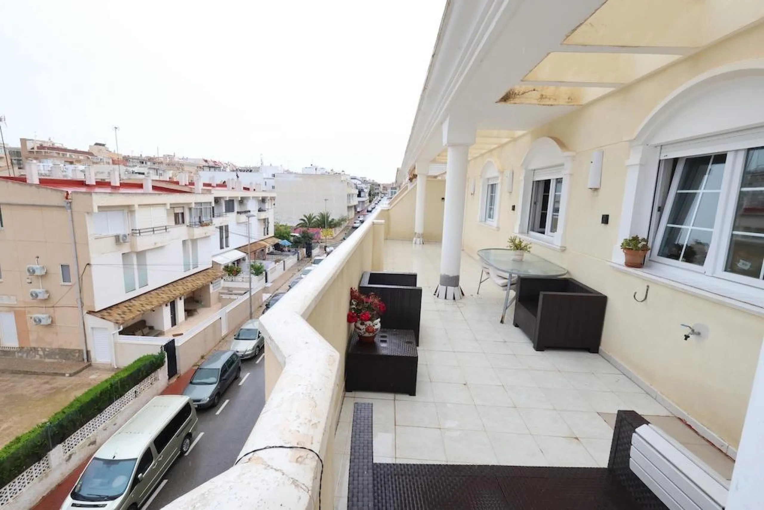 ÁTICO EN AV.PARIS DE 3 DORM. 2 BAÑOS. CON SUPERFICIE DE 113 M2.
