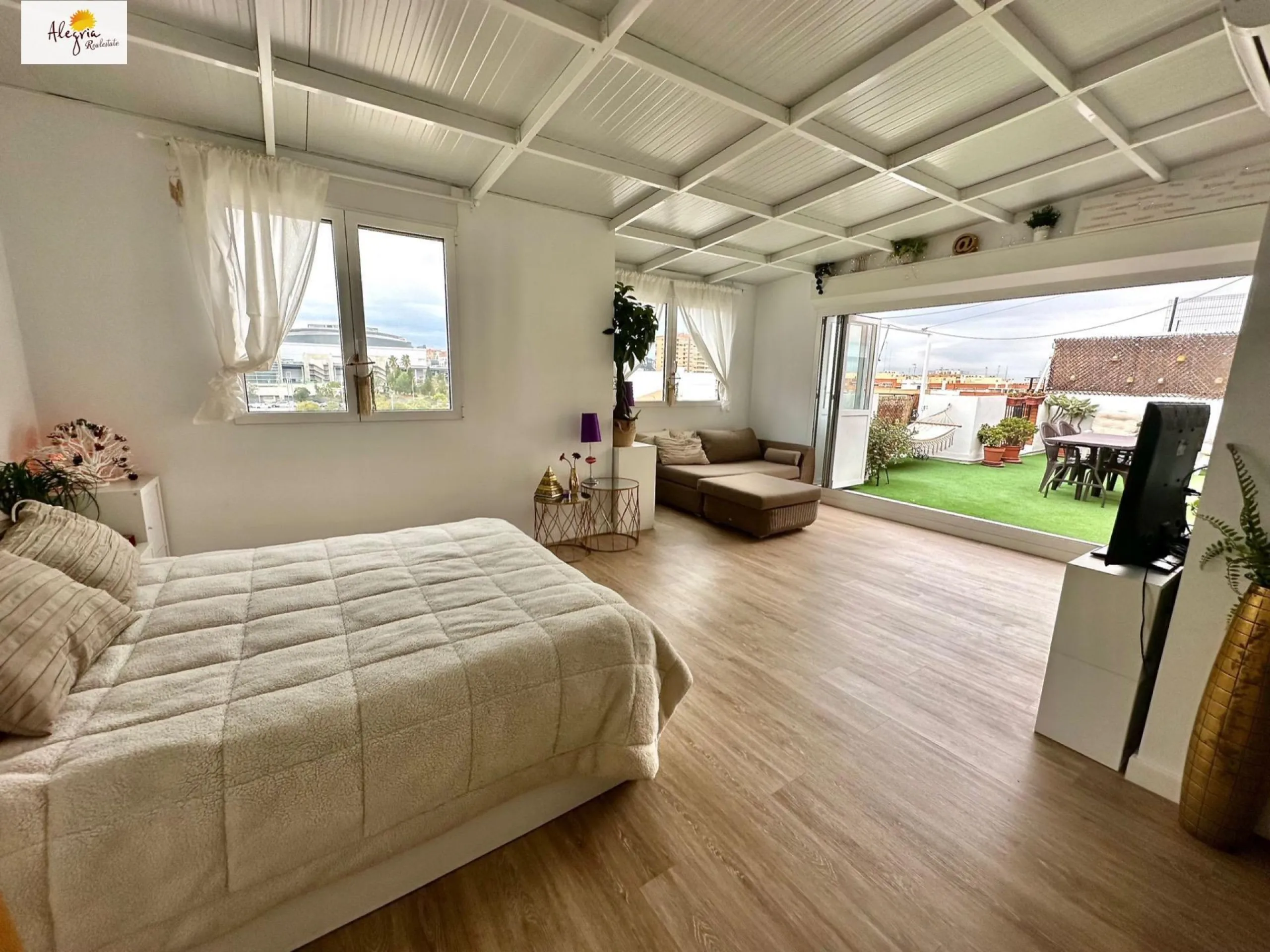🏡 Exclusive Loft Penthouse with Panoramic Terrace | Feria de Muestras, Valencia