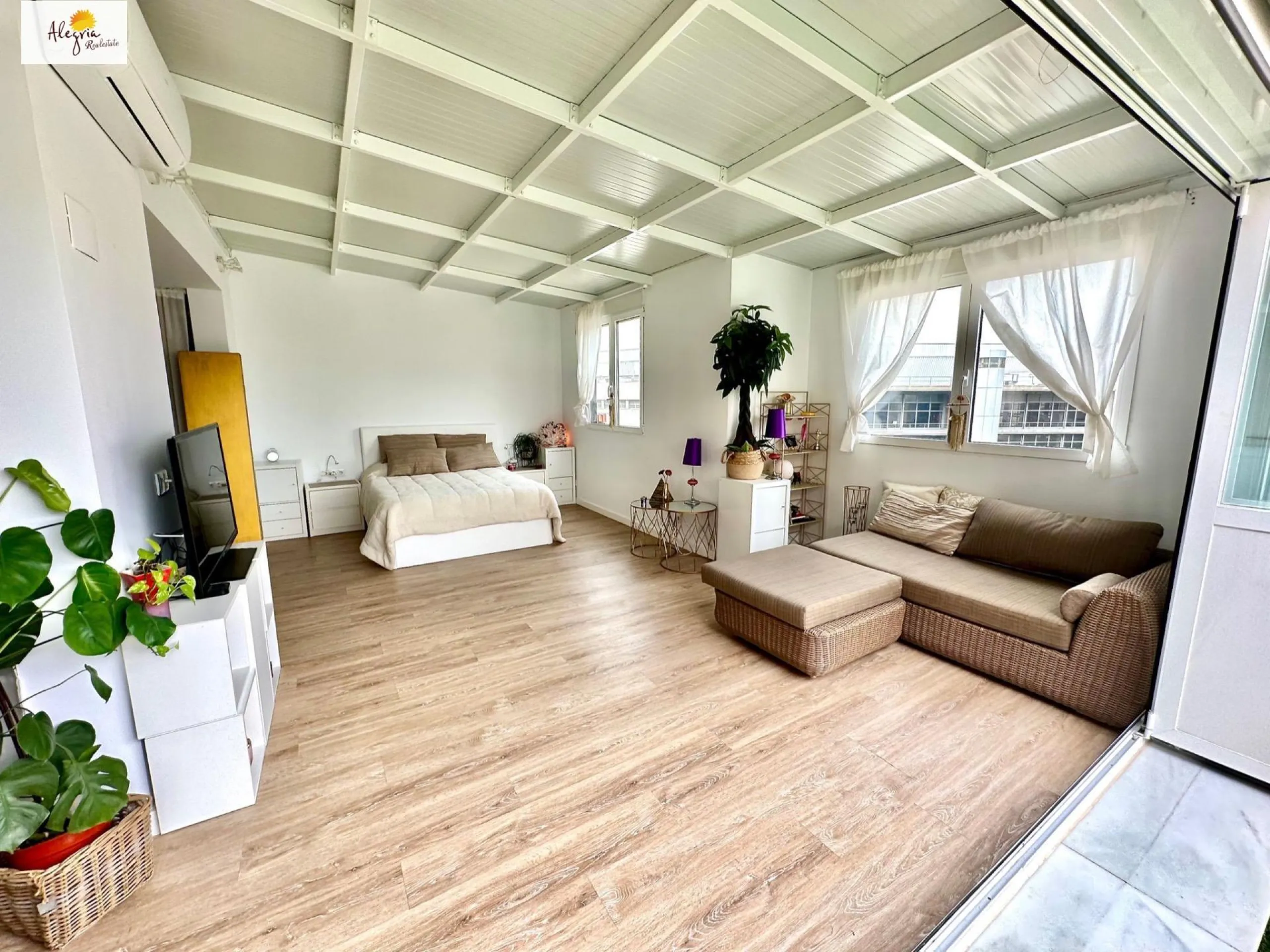 🏡 Exclusive Loft Penthouse with Panoramic Terrace | Feria de Muestras, Valencia