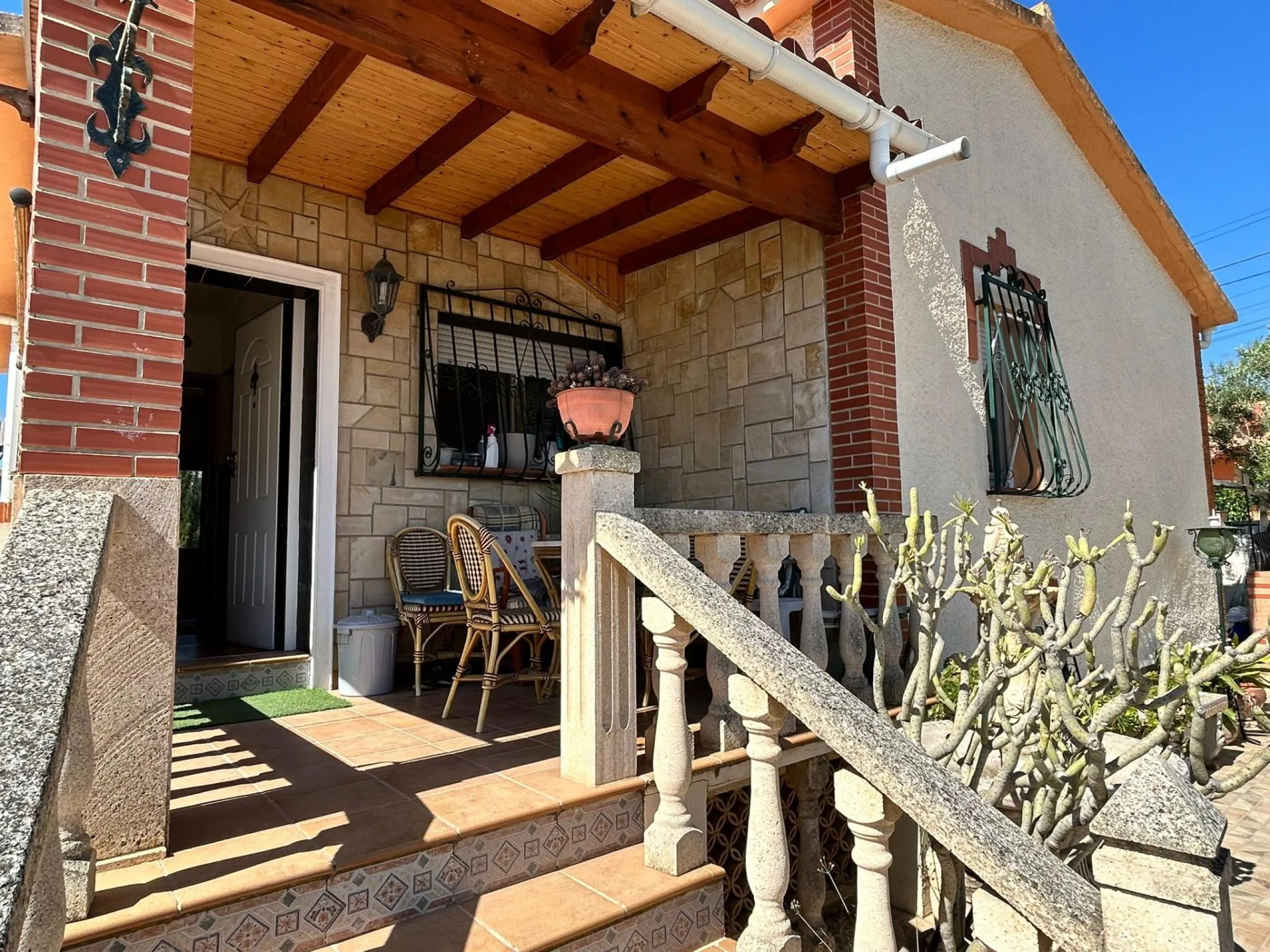 🏡 Independent chalet with private pool and large plot — La Nucía, Alicante