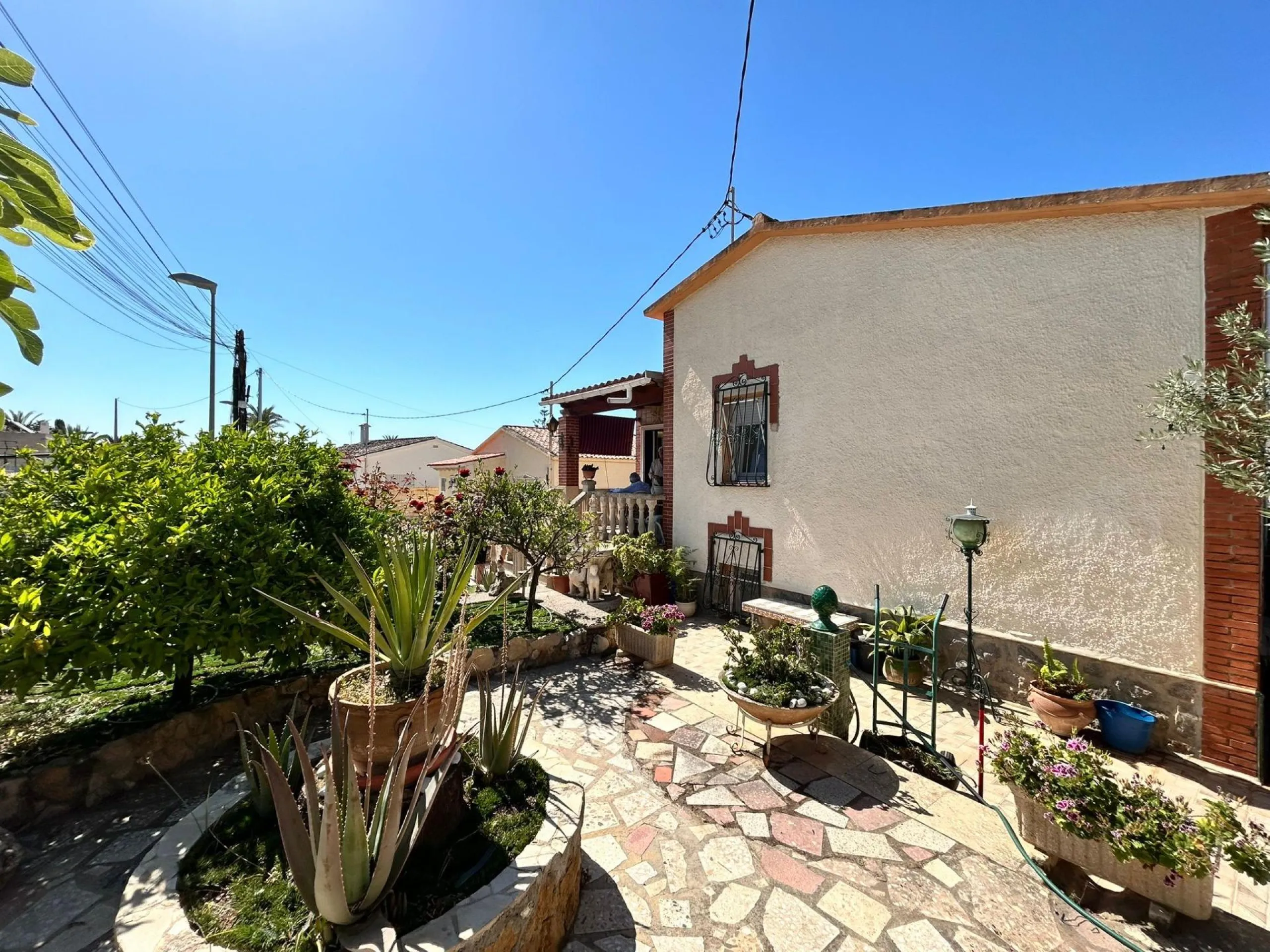 🏡 Independent chalet with private pool and large plot — La Nucía, Alicante