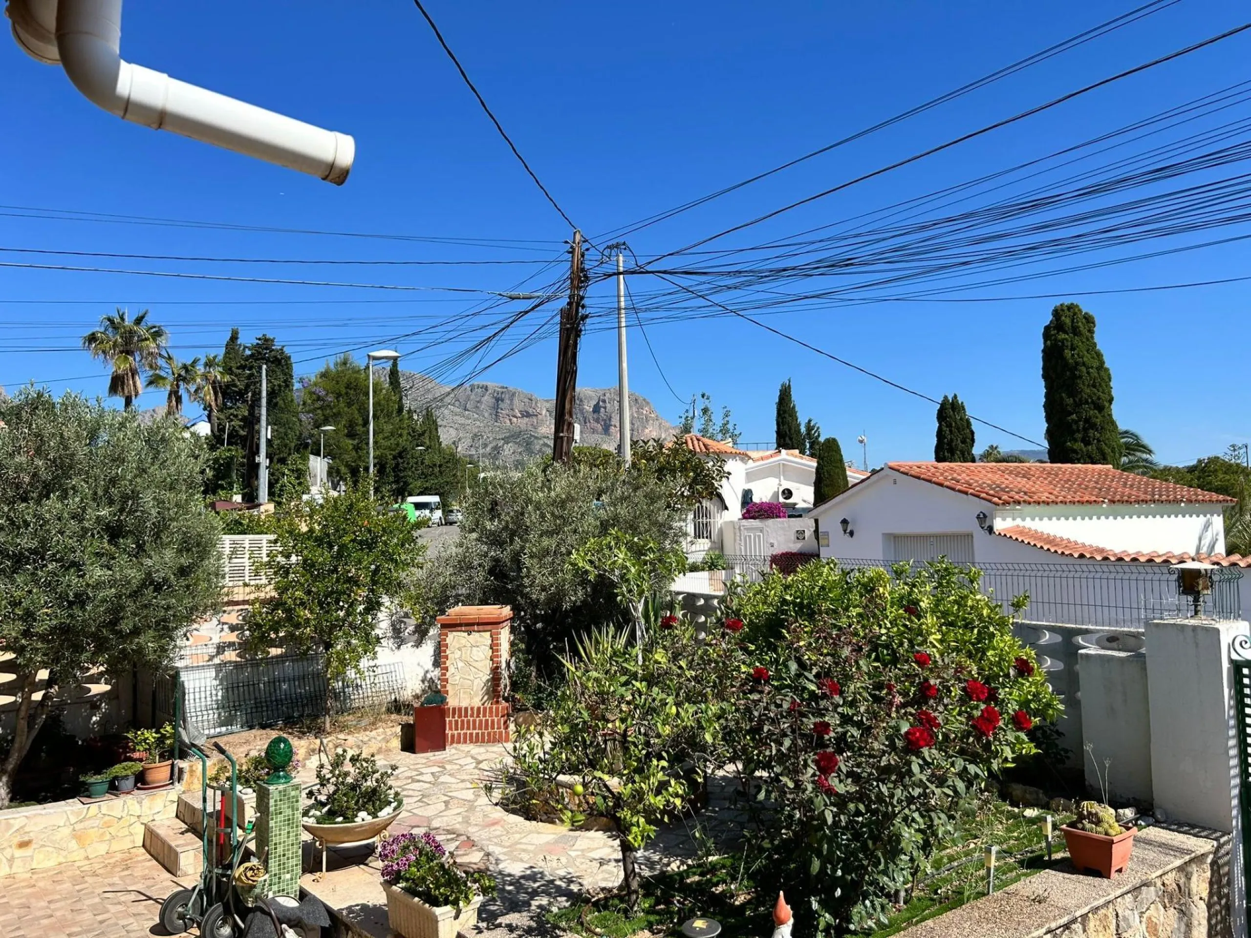 🏡 Independent chalet with private pool and large plot — La Nucía, Alicante