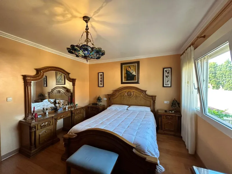 🏡 Independent chalet with private pool and large plot — La Nucía, Alicante