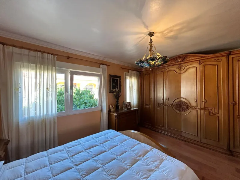 🏡 Independent chalet with private pool and large plot — La Nucía, Alicante