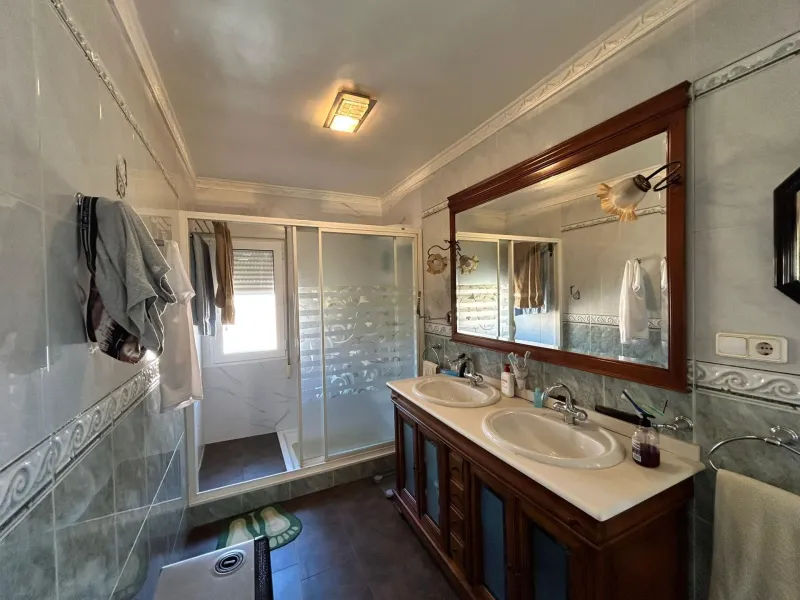 🏡 Independent chalet with private pool and large plot — La Nucía, Alicante