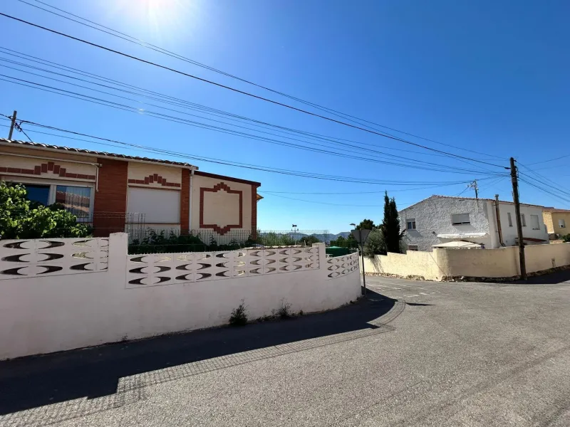🏡 Independent chalet with private pool and large plot — La Nucía, Alicante