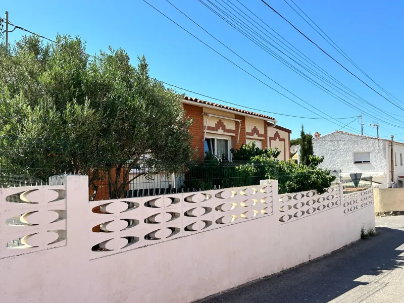 🏡 Independent chalet with private pool and large plot — La Nucía, Alicante