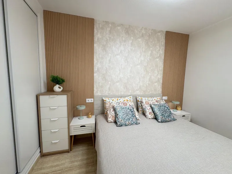 Amplio Apartamento en el Centro de Torrevieja a Solo 300 Metros del Mar