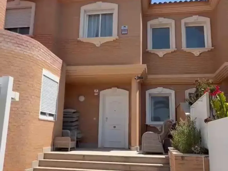 Townhouse de diseño en San Juan de Alicante