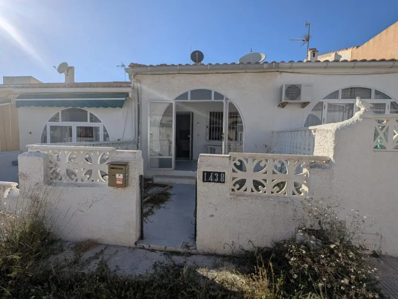 99,000 TORREVIEJA GROUND FLOOR BUNGALOW 1 BED!!