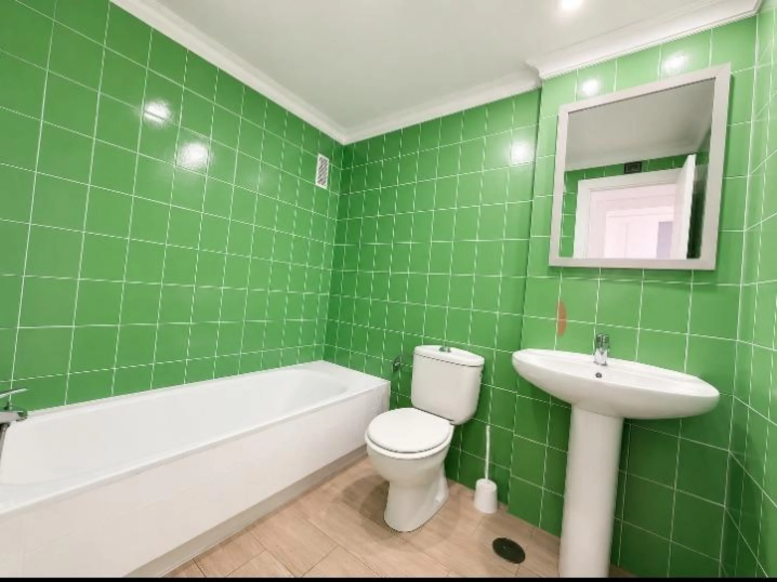 APARTMENT 50M FROM ACEQUIÓN BEACH WITH ENCLOSED GARAGE