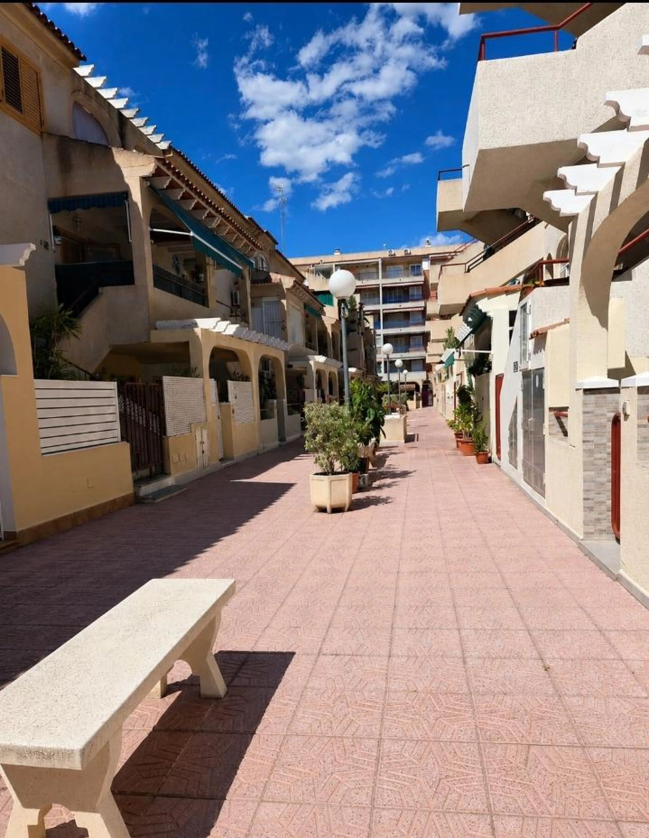 APARTMENT 50M FROM ACEQUIÓN BEACH WITH ENCLOSED GARAGE
