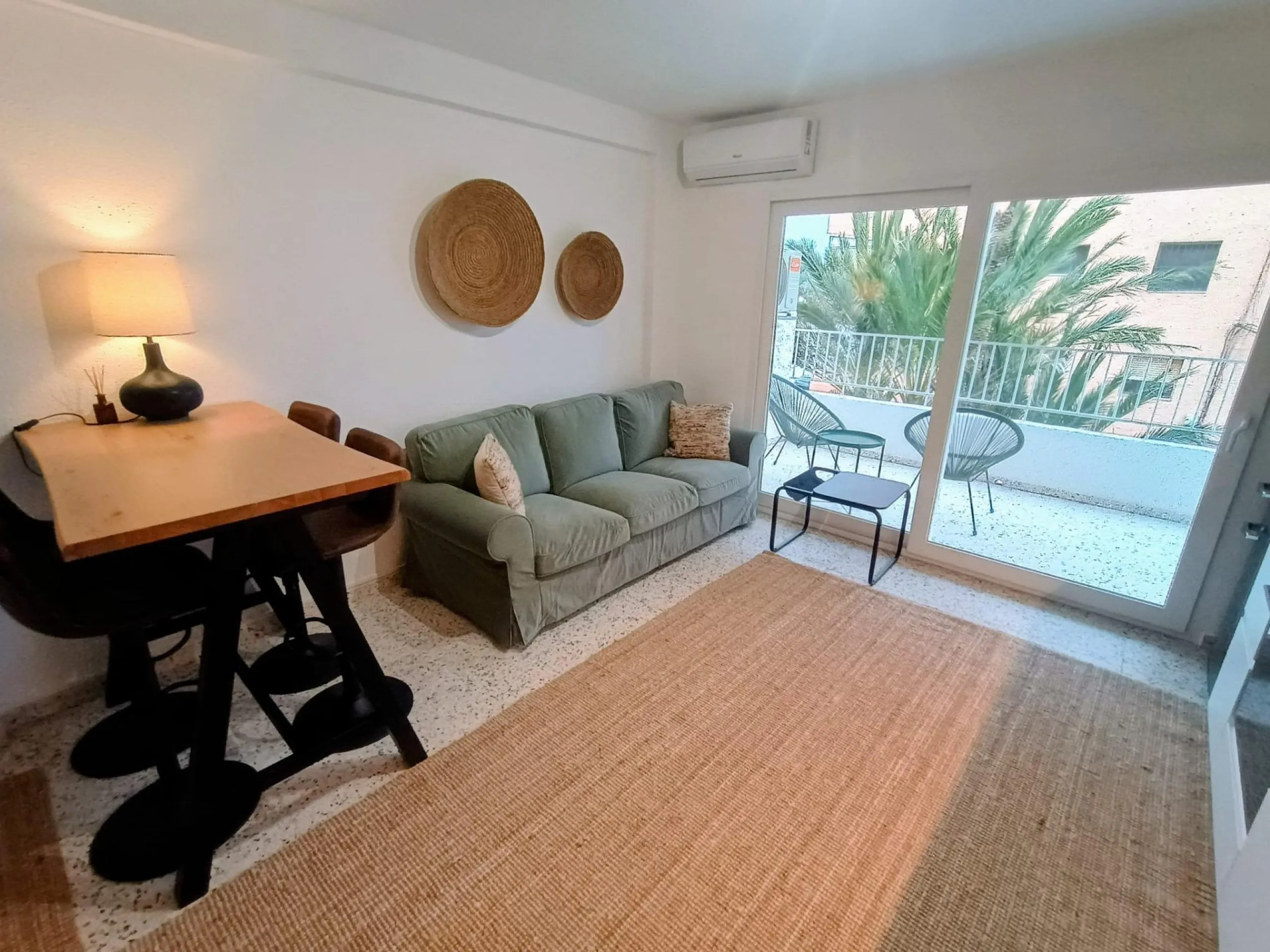 2 BEDROOM 1 BATHROOM APARTMENT COMPLETELY RENOVATED IN PINOMAR