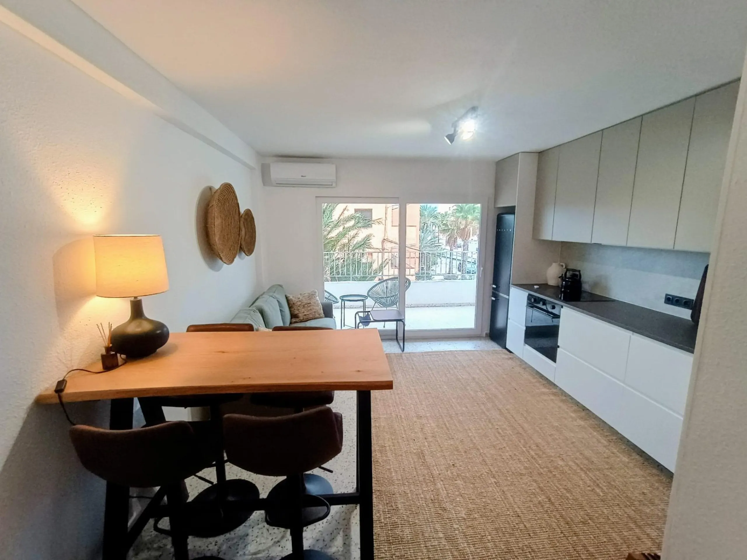 2 BEDROOM 1 BATHROOM APARTMENT COMPLETELY RENOVATED IN PINOMAR