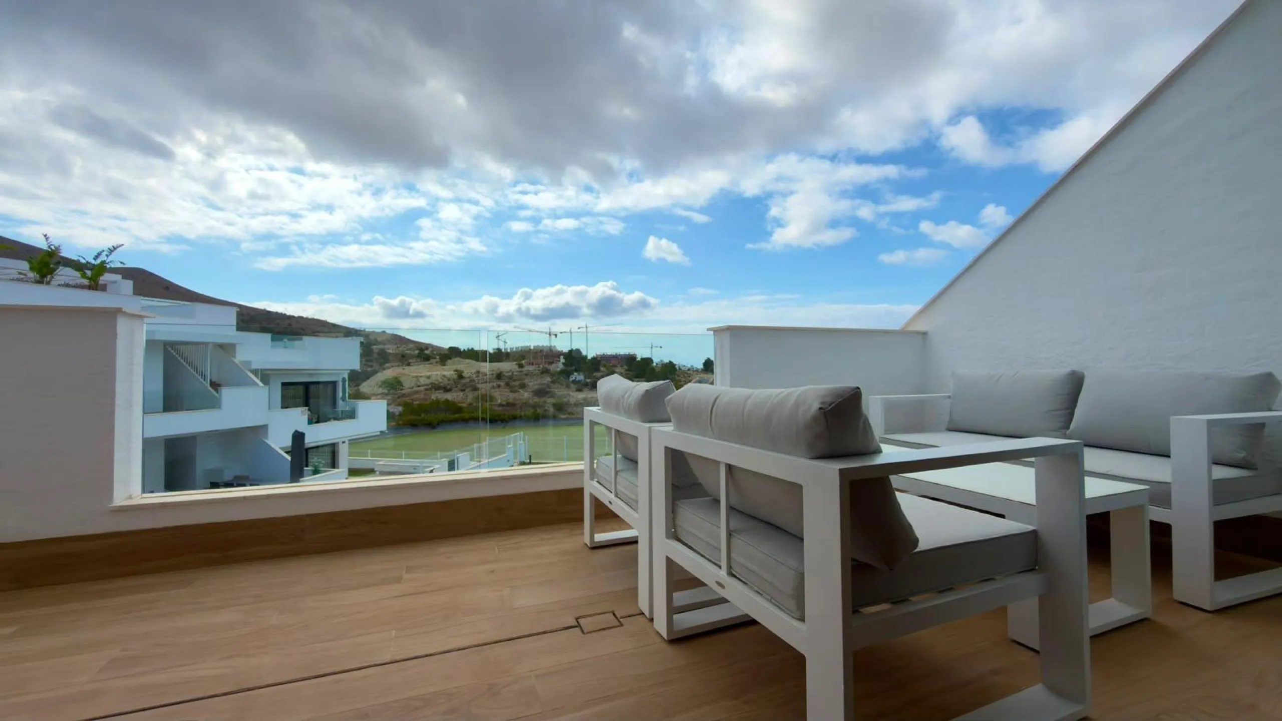BUNGALOW IN GOLF RESORT – FINESTRAT